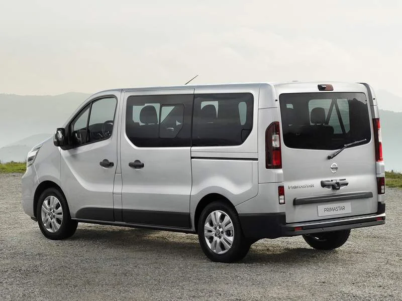 Nissan Primastar Combi extérieur 4