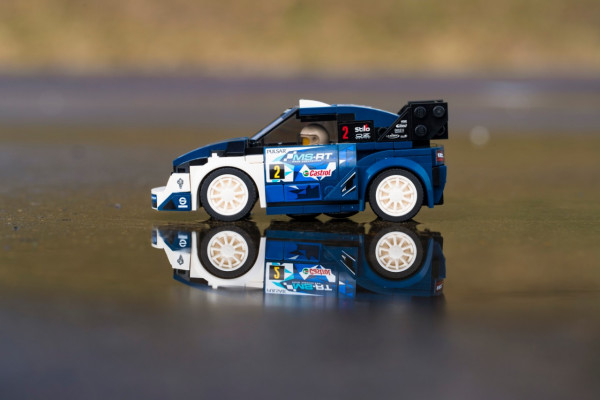 La M-Sport Ford Fiesta WRC, championne du monde des rallyes, est maintenant disponible en LEGO®