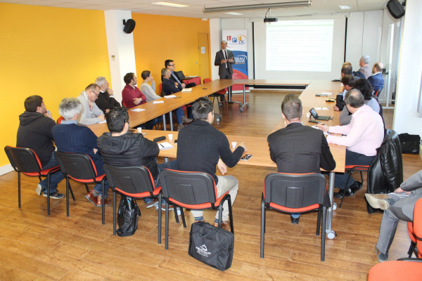 Landi-Conf.jpg Retour sur le club Expert UPE 05 sur l'achat automobile pour les pros