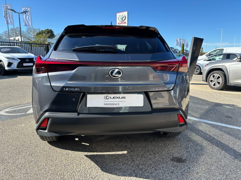 Photo 7 de l’annonce de LEXUS UX d’occasion à vendre à MONTFAVET