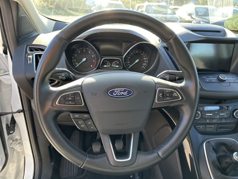 Photo 12 de l’annonce de FORD Kuga d’occasion à vendre à AUBAGNE