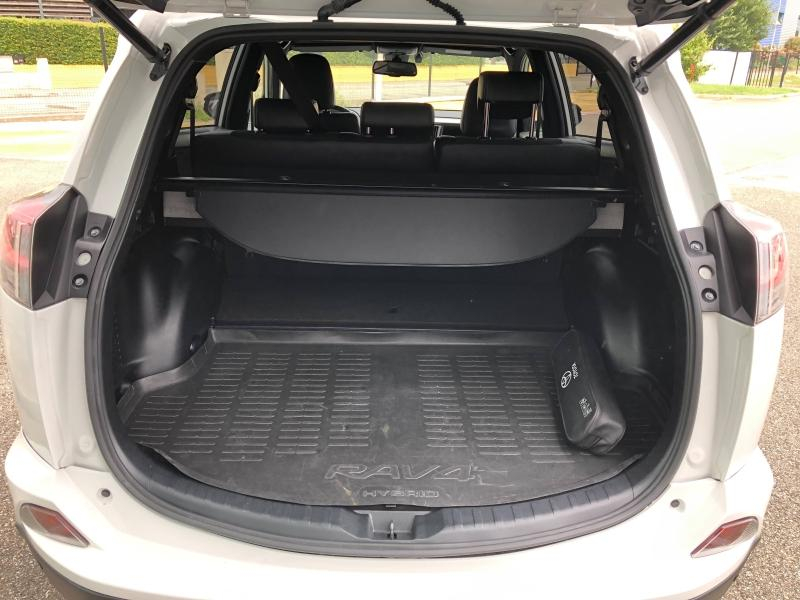 Photo 16 de l’annonce de TOYOTA RAV4 d’occasion à vendre à Fréjus