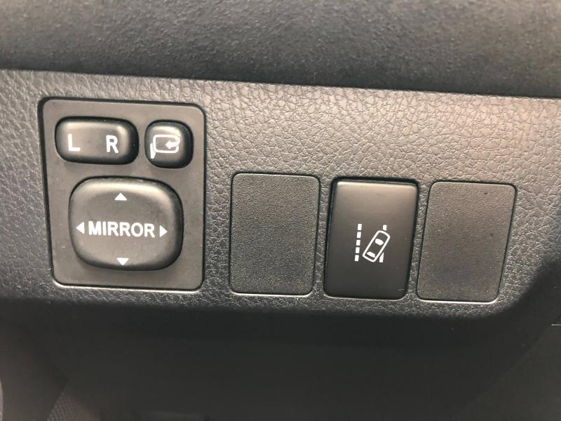 Photo 20 de l’annonce de TOYOTA RAV4 d’occasion à vendre à Fréjus