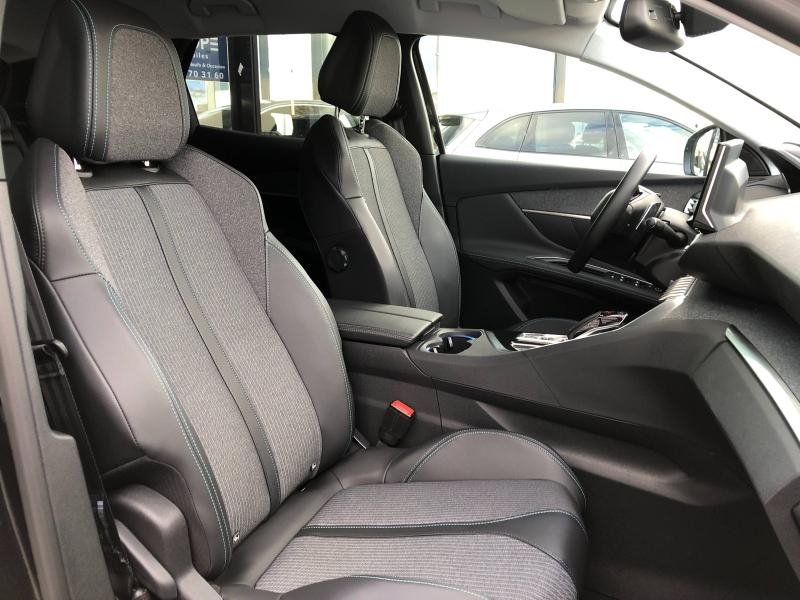 Photo 12 de l’annonce de PEUGEOT 3008 d’occasion à vendre à Fréjus