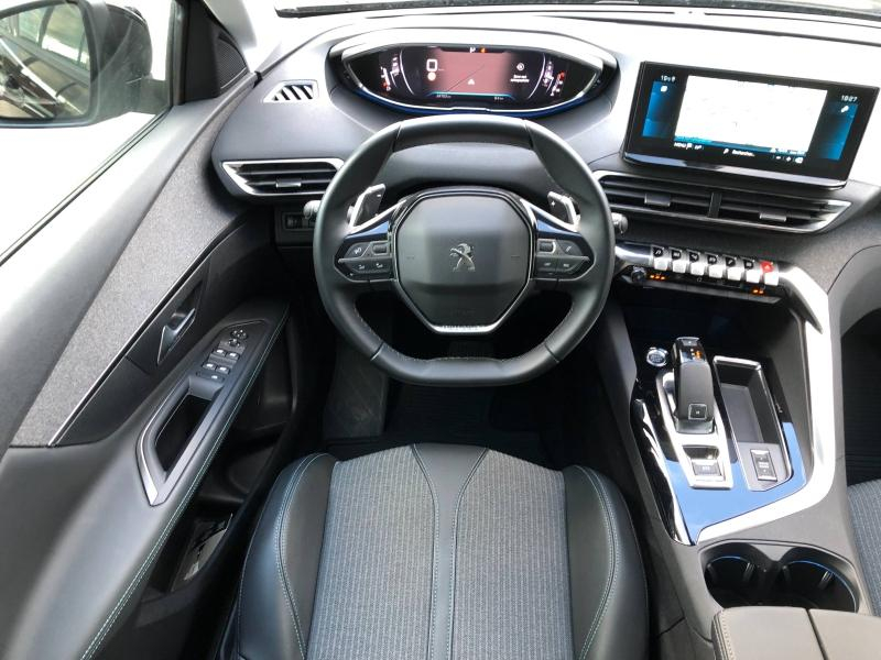 Photo 15 de l’annonce de PEUGEOT 3008 d’occasion à vendre à Fréjus