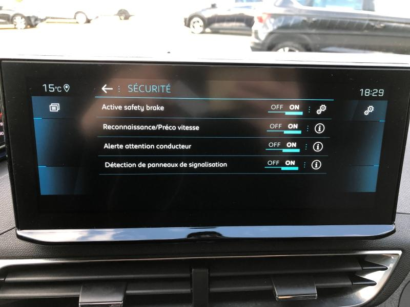 Photo 20 de l’annonce de PEUGEOT 3008 d’occasion à vendre à Fréjus