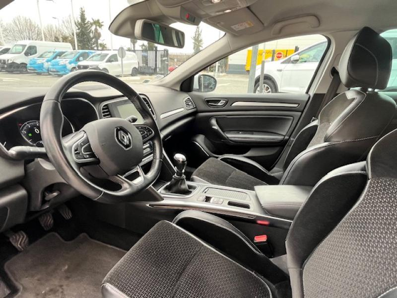 Photo 16 de l’annonce de RENAULT Megane d’occasion à vendre à Fréjus