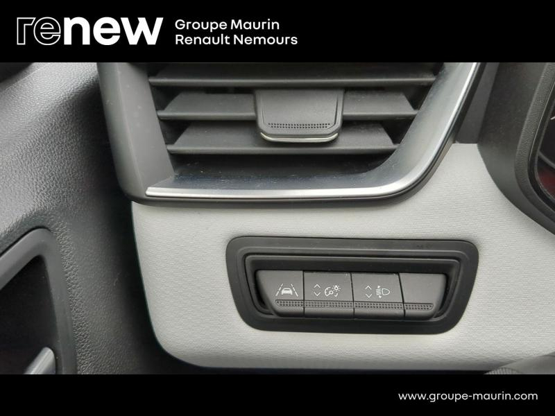 Photo 19 de l’annonce de RENAULT Clio d’occasion à vendre à SAINT PIERRE LES NEMOURS