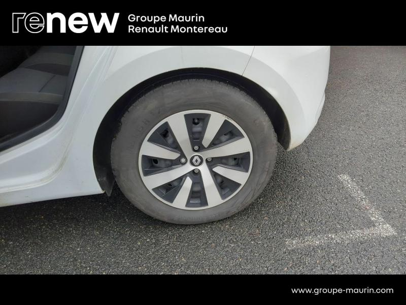 Photo 17 de l’annonce de RENAULT Clio d’occasion à vendre à VARENNES SUR SEINE