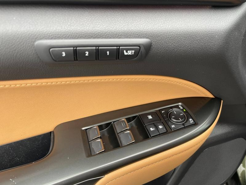 Photo 13 de l’annonce de LEXUS NX d’occasion à vendre à MONTFAVET