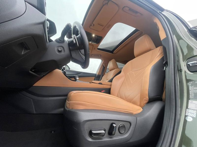Photo 14 de l’annonce de LEXUS NX d’occasion à vendre à MONTFAVET