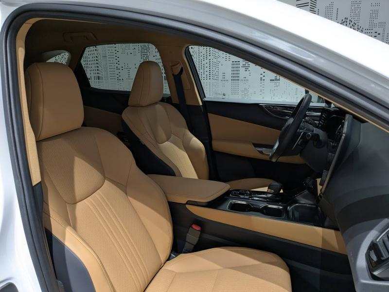 Photo 6 de l’annonce de LEXUS NX d’occasion à vendre à AUBIÈRE