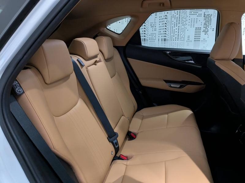 Photo 7 de l’annonce de LEXUS NX d’occasion à vendre à AUBIÈRE