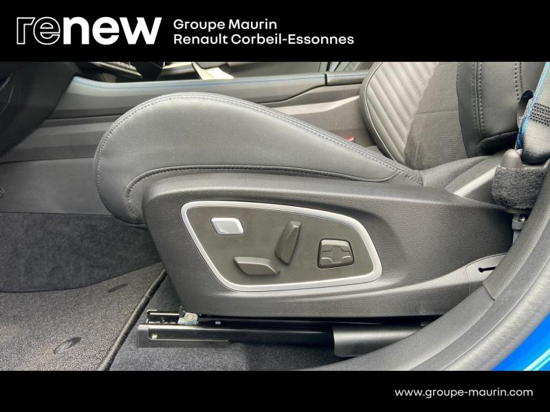 Photo 11 de l’annonce de RENAULT  d’occasion à vendre à CORBEIL-ESSONNES