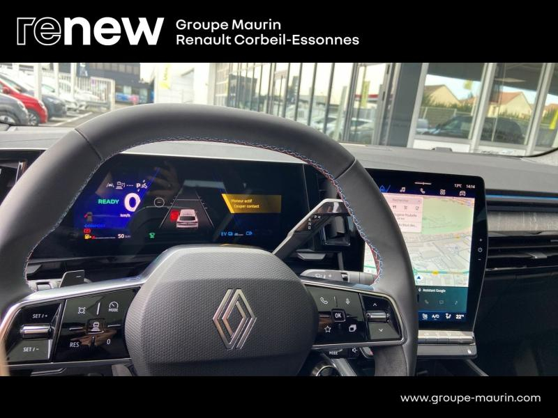Photo 13 de l’annonce de RENAULT  d’occasion à vendre à CORBEIL-ESSONNES