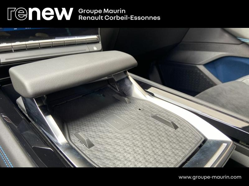 Photo 18 de l’annonce de RENAULT  d’occasion à vendre à CORBEIL-ESSONNES