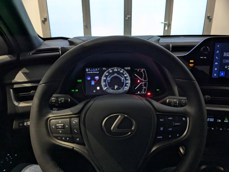 Photo 4 de l’annonce de LEXUS UX d’occasion à vendre à AUBIÈRE