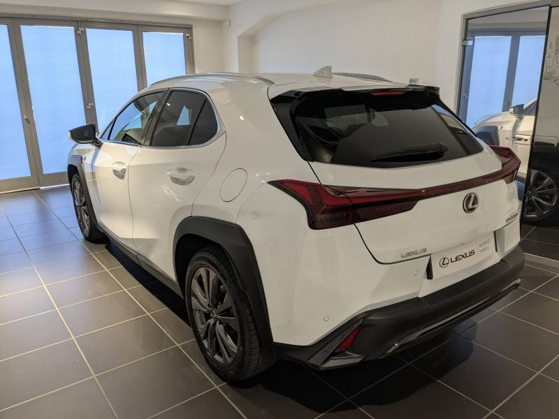 Photo 13 de l’annonce de LEXUS UX d’occasion à vendre à AUBIÈRE