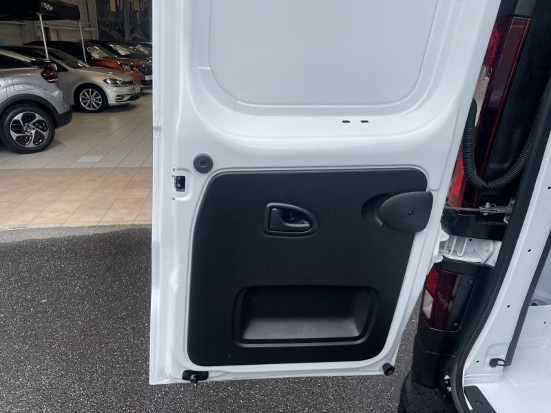 Photo 9 de l’annonce de RENAULT Trafic Fg VUL d’occasion à vendre à CHENNEVIÈRES-SUR-MARNE