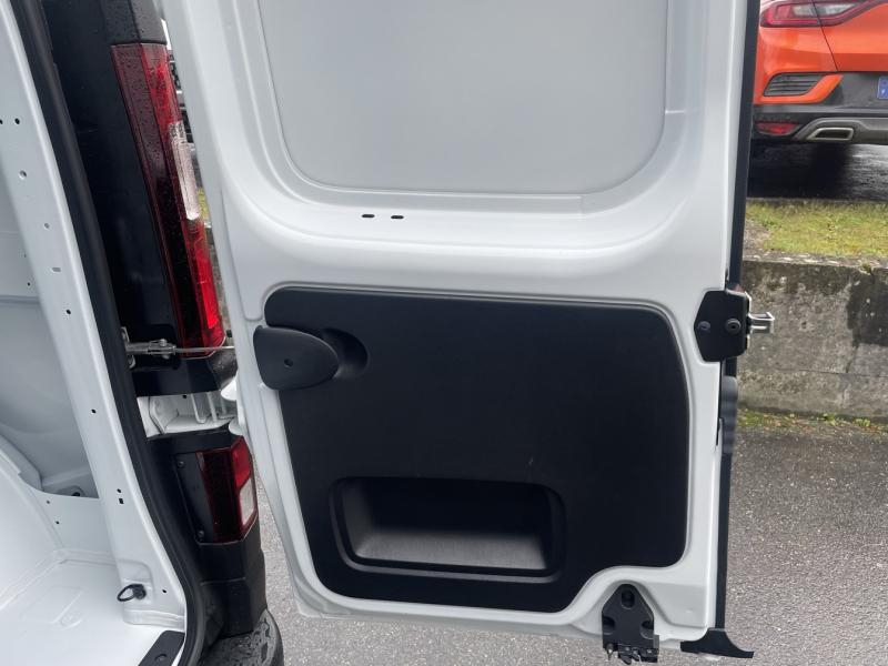 Photo 10 de l’annonce de RENAULT Trafic Fg VUL d’occasion à vendre à CHENNEVIÈRES-SUR-MARNE