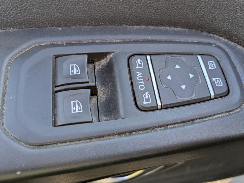 Photo 3 de l’annonce de RENAULT Trafic Fg VUL d’occasion à vendre à VITROLLES