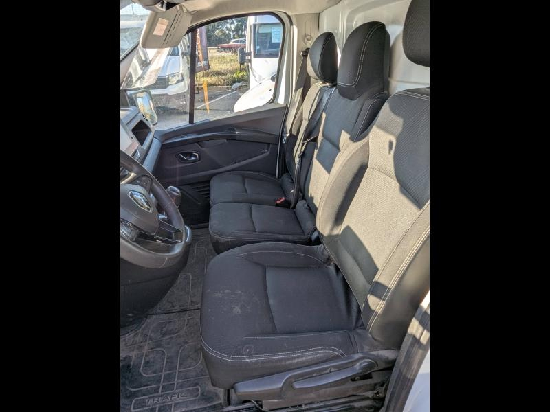 Photo 12 de l’annonce de RENAULT Trafic Fg VUL d’occasion à vendre à VITROLLES