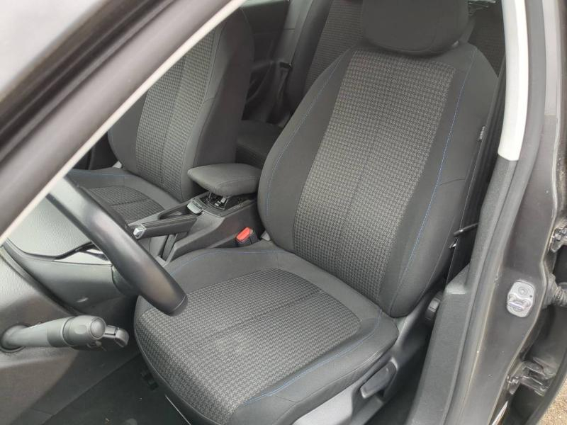 Photo 14 de l’annonce de PEUGEOT 308 d’occasion à vendre à NÎMES
