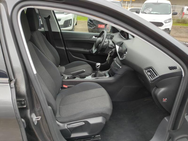 Photo 15 de l’annonce de PEUGEOT 308 d’occasion à vendre à NÎMES