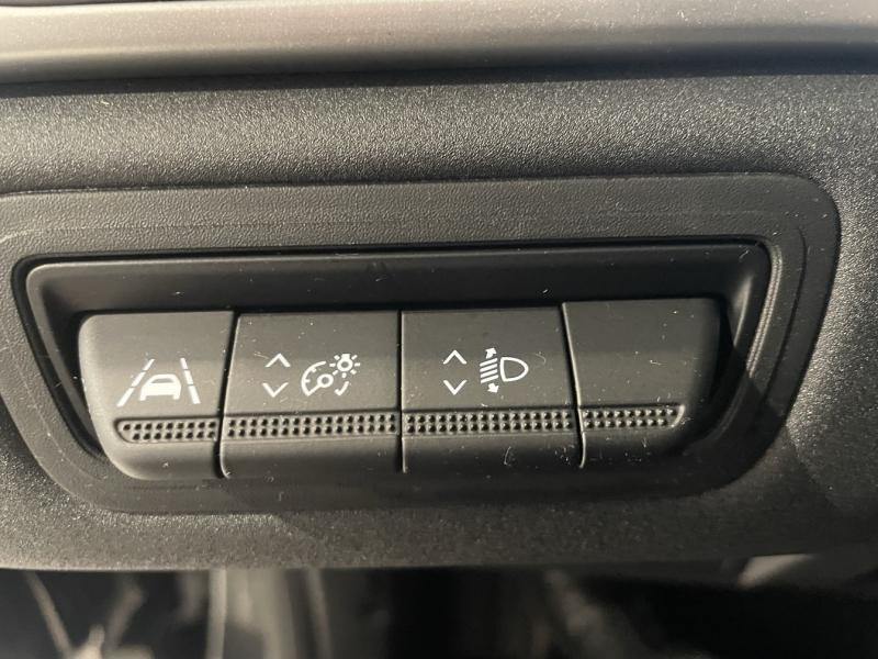Photo 15 de l’annonce de RENAULT Captur d’occasion à vendre à CHENNEVIÈRES-SUR-MARNE