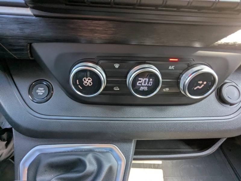 Photo 19 de l’annonce de RENAULT Trafic Fg VUL d’occasion à vendre à FRÉJUS