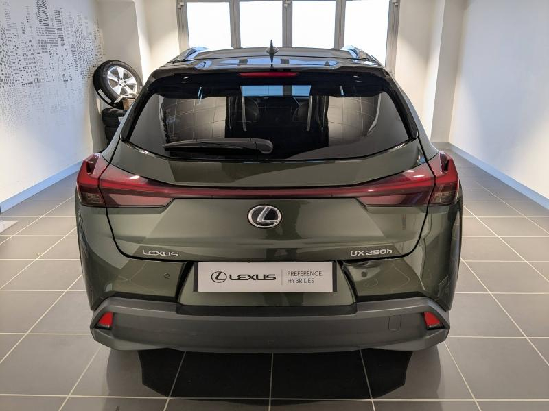 Photo 13 de l’annonce de LEXUS UX d’occasion à vendre à AUBIÈRE
