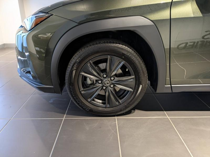 Photo 16 de l’annonce de LEXUS UX d’occasion à vendre à AUBIÈRE