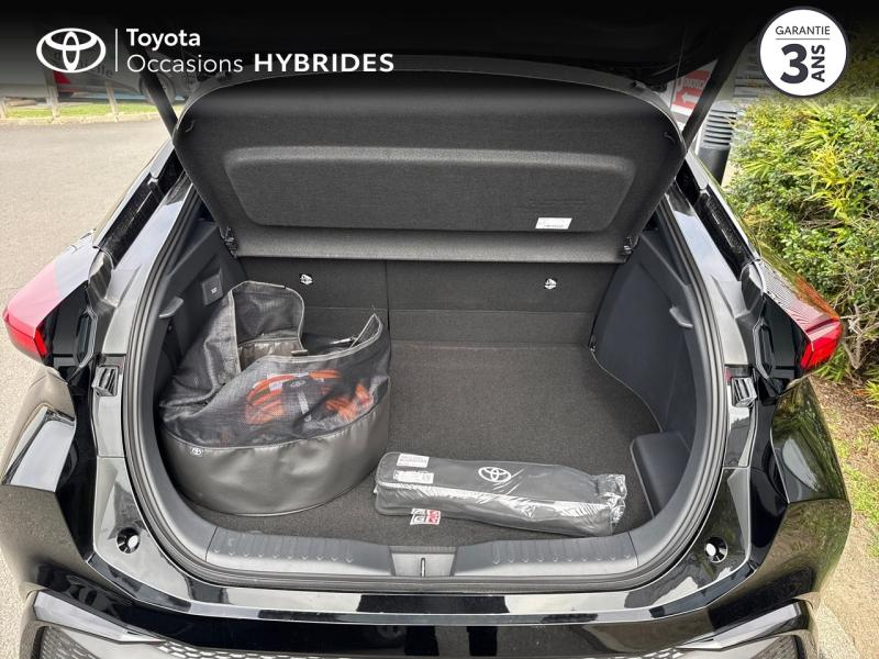 Photo 10 de l’annonce de TOYOTA C-HR d’occasion à vendre à AUBIÈRE