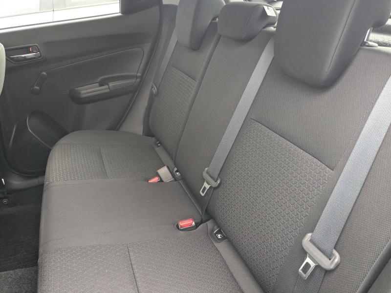 Photo 13 de l’annonce de SUZUKI Swift d’occasion à vendre à GAP