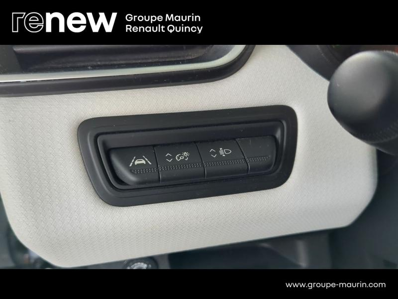 Photo 13 de l’annonce de RENAULT Clio d’occasion à vendre à QUINCY-SOUS-SÉNART