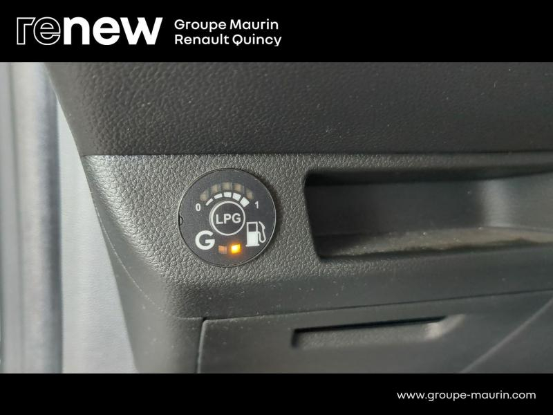 Photo 14 de l’annonce de RENAULT Clio d’occasion à vendre à QUINCY-SOUS-SÉNART
