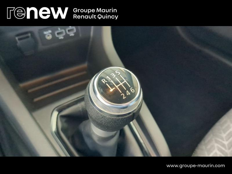 Photo 17 de l’annonce de RENAULT Clio d’occasion à vendre à QUINCY-SOUS-SÉNART