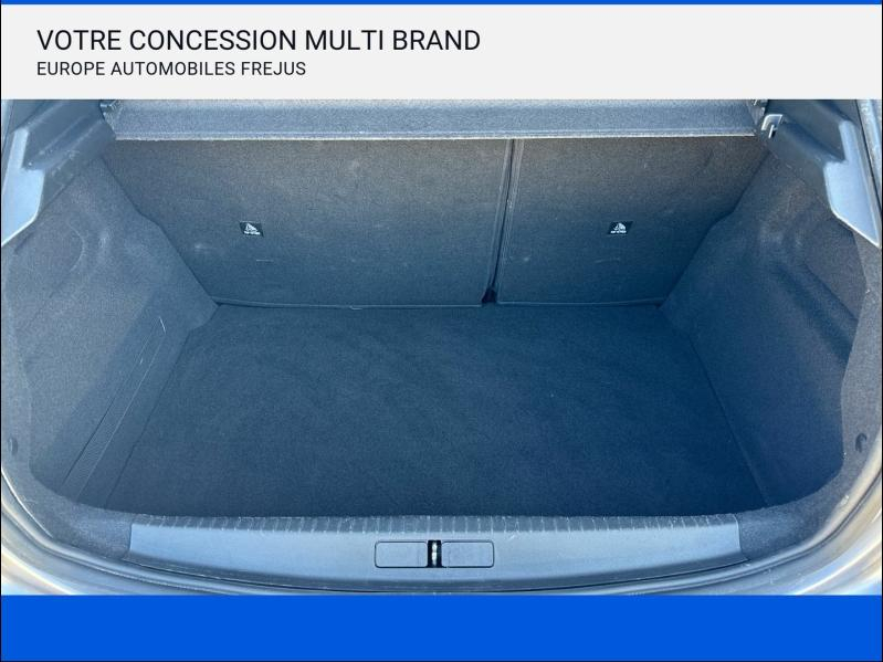 Photo 10 de l’annonce de PEUGEOT 208 d’occasion à vendre à Fréjus