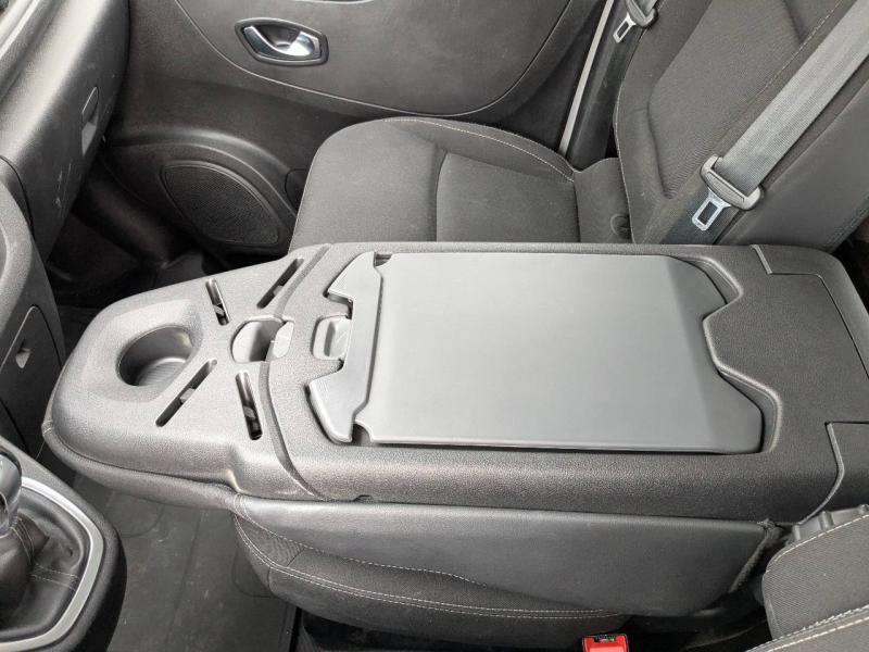 Photo 14 de l’annonce de RENAULT Trafic Fg VUL d’occasion à vendre à VITROLLES