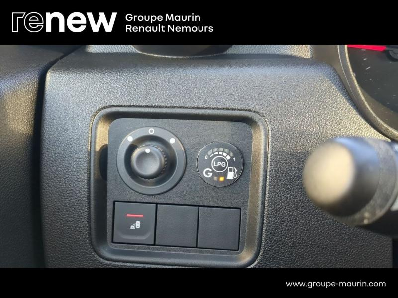 Photo 20 de l’annonce de DACIA Duster d’occasion à vendre à SAINT PIERRE LES NEMOURS