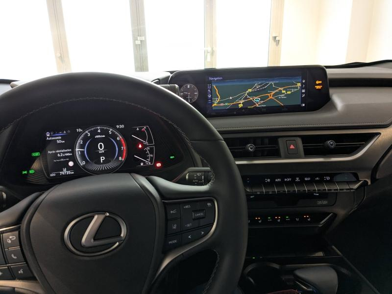 Photo 4 de l’annonce de LEXUS UX d’occasion à vendre à AUBIÈRE