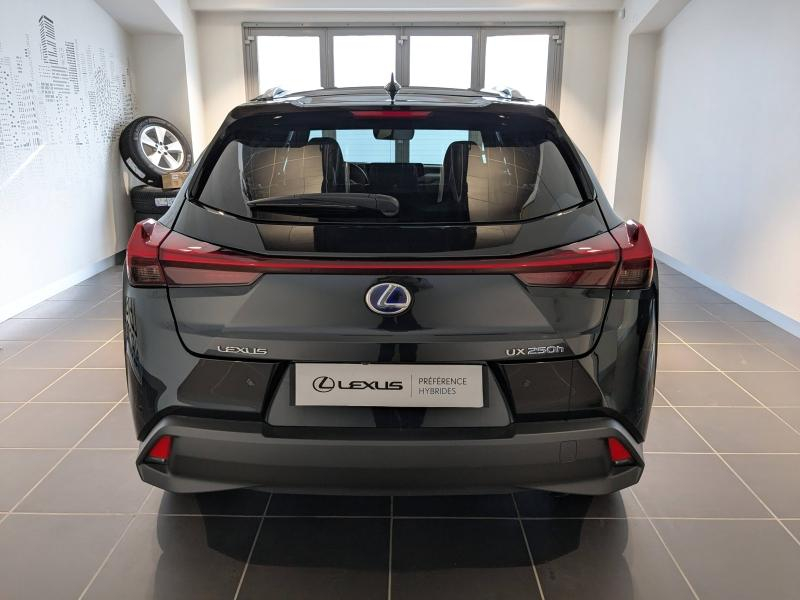 Photo 14 de l’annonce de LEXUS UX d’occasion à vendre à AUBIÈRE