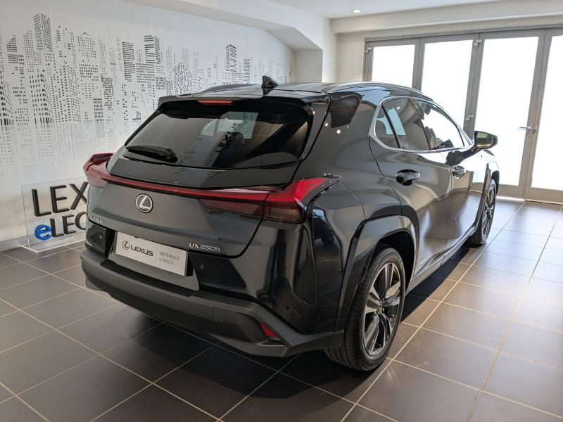 Photo 15 de l’annonce de LEXUS UX d’occasion à vendre à AUBIÈRE