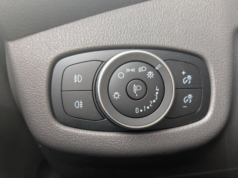 Photo 17 de l’annonce de FORD Transit Connect VUL d’occasion à vendre à DRAGUIGNAN