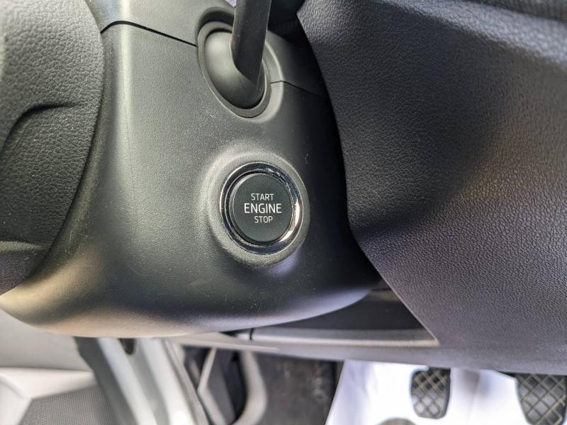 Photo 19 de l’annonce de SKODA Fabia d’occasion à vendre à MARSEILLE