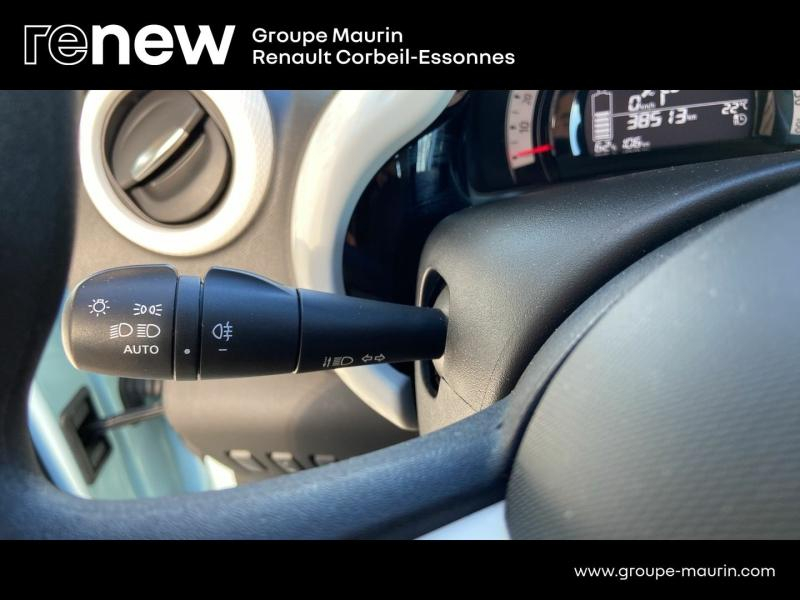 Photo 18 de l’annonce de RENAULT Twingo d’occasion à vendre à CORBEIL-ESSONNES