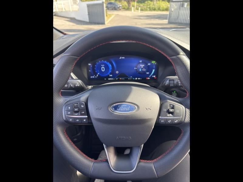Photo 11 de l’annonce de FORD Kuga d’occasion à vendre à TOULON