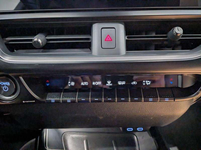 Photo 7 de l’annonce de LEXUS UX d’occasion à vendre à AUBIÈRE