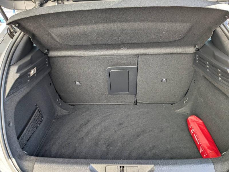 Photo 7 de l’annonce de PEUGEOT 308 d’occasion à vendre à AIX-EN-PROVENCE