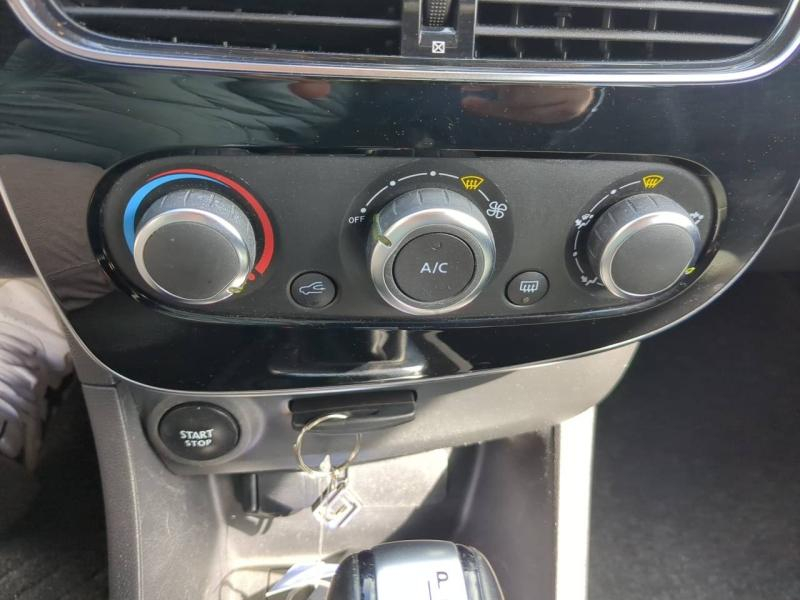 Photo 20 de l’annonce de RENAULT Clio d’occasion à vendre à ARLES